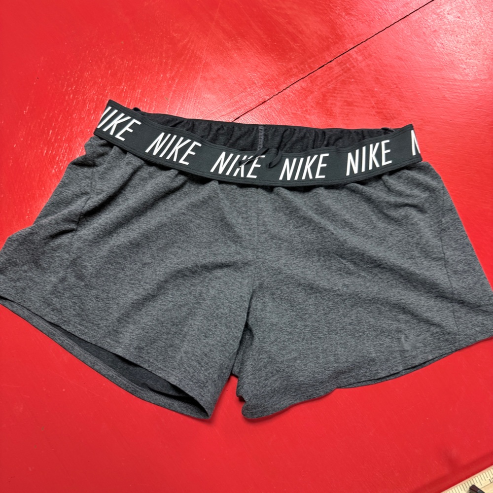 NIKE BLACK AND GRAY ATHLETIC SHORTS